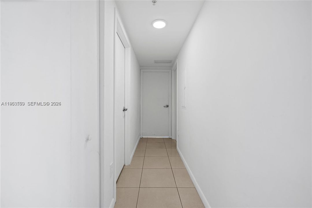 For Sale: $669,750 (2 beds, 2 baths, 1111 Square Feet)