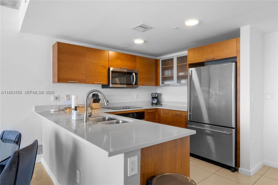 For Sale: $669,750 (2 beds, 2 baths, 1111 Square Feet)