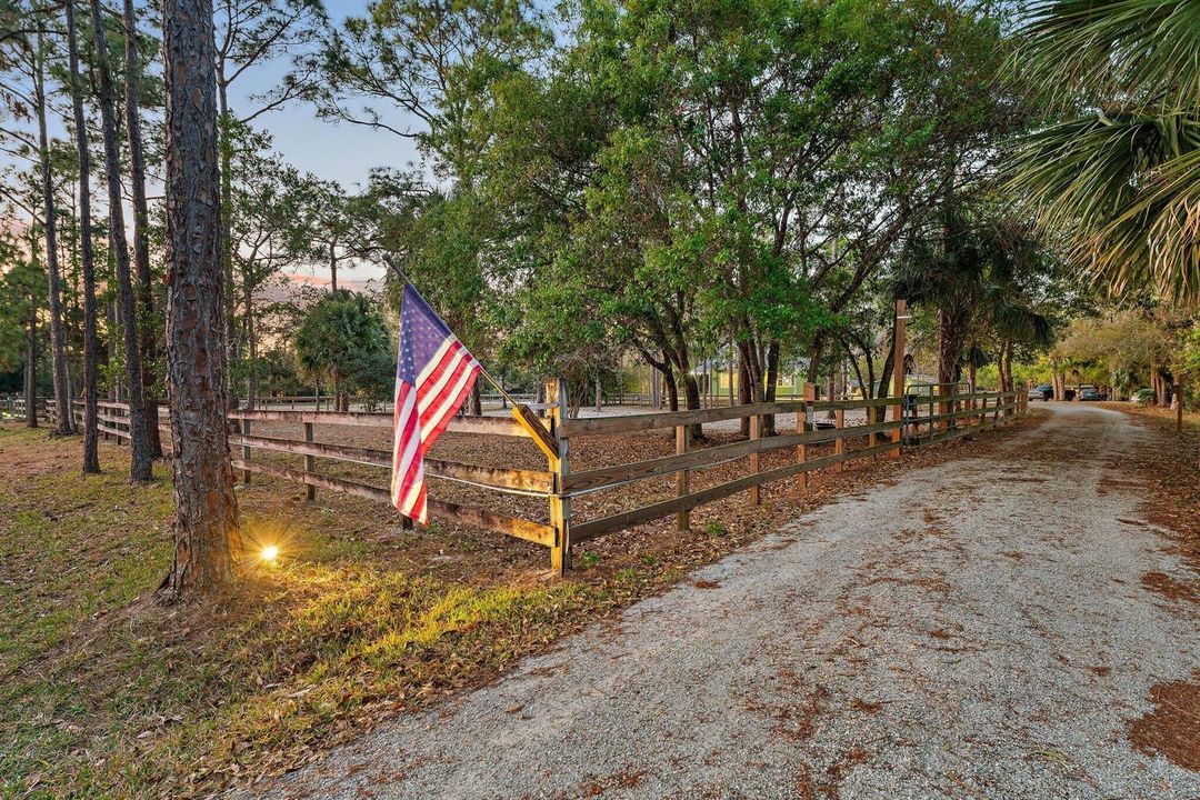 025-6705SWGatorTrail-PalmCity-SMALL