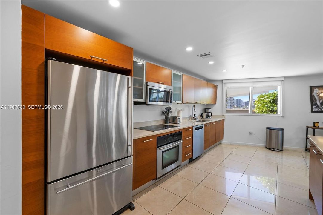 For Sale: $955,999 (2 beds, 2 baths, 1535 Square Feet)