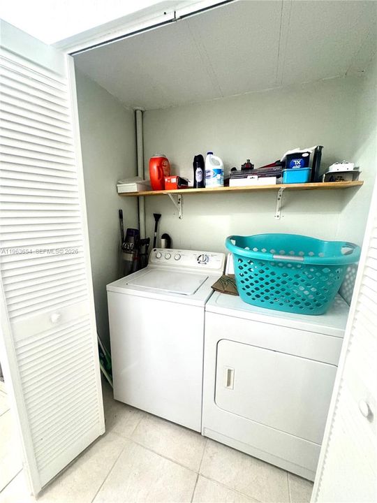 Recently Sold: $789,000 (3 beds, 2 baths, 1472 Square Feet)
