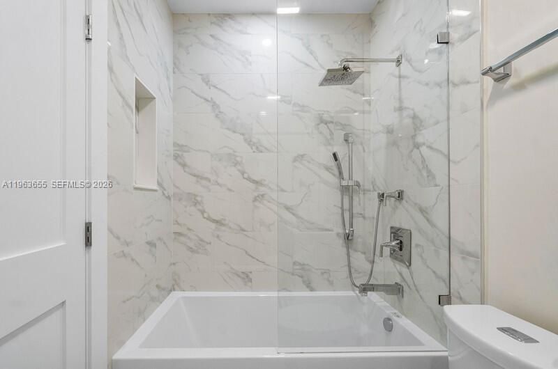 En Renta: $12,000 (3 camas, 3 baños, 2680 Pies cuadrados)