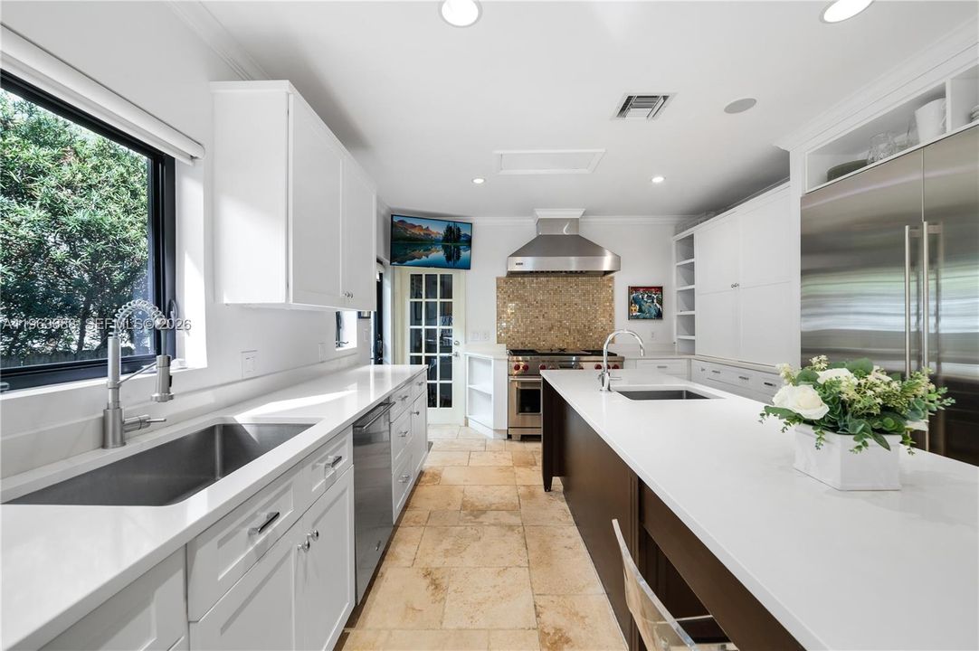 Activo con contrato: $8,999,999 (4 camas, 3 baños, 2914 Pies cuadrados)