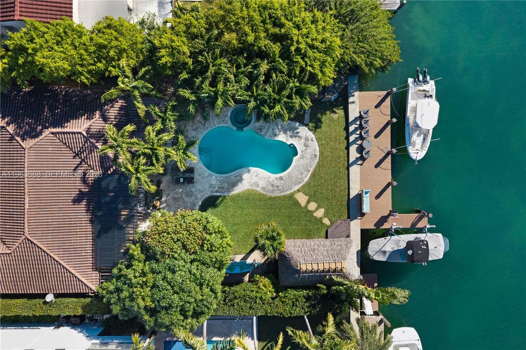 Activo con contrato: $8,999,999 (4 camas, 3 baños, 2914 Pies cuadrados)