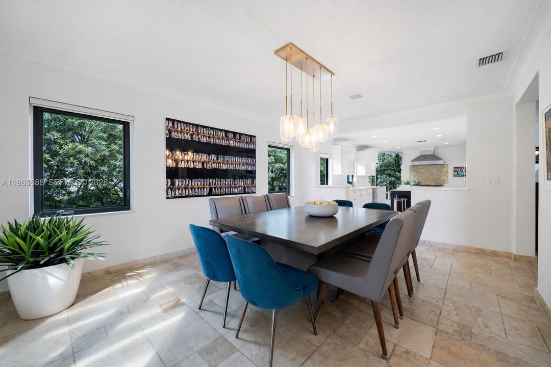 Activo con contrato: $8,999,999 (4 camas, 3 baños, 2914 Pies cuadrados)