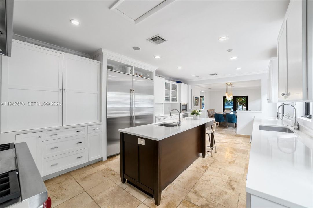Activo con contrato: $8,999,999 (4 camas, 3 baños, 2914 Pies cuadrados)