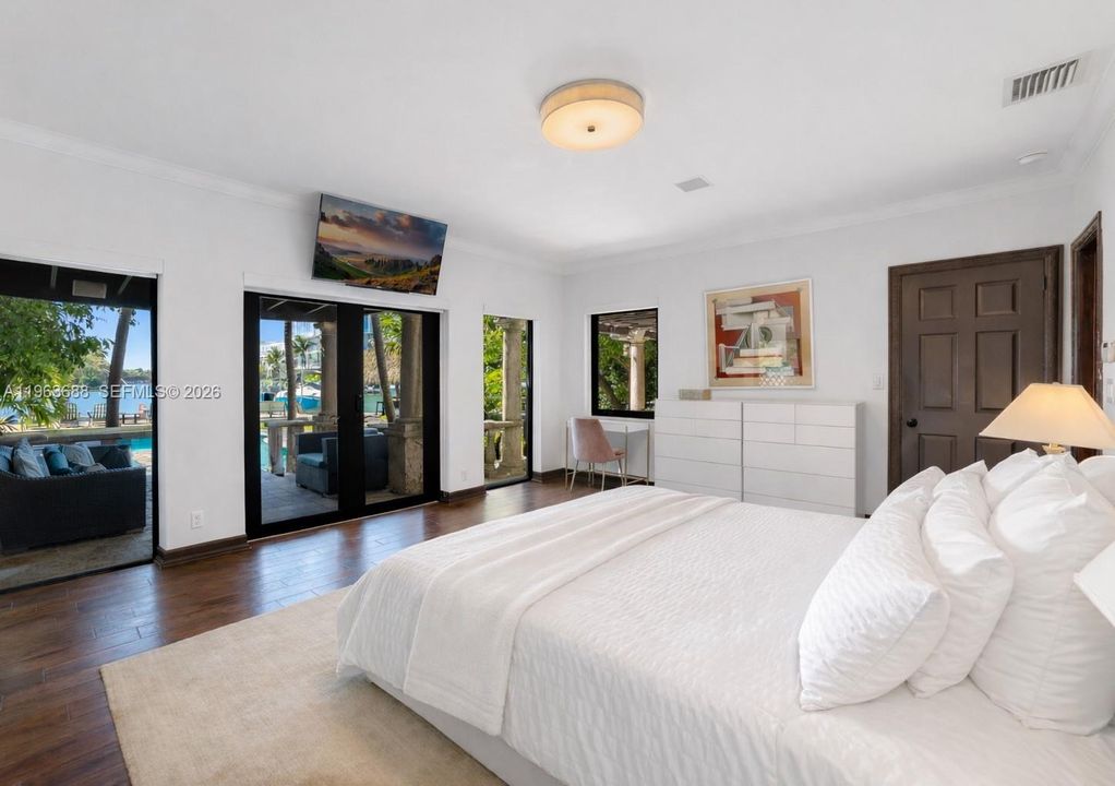 Activo con contrato: $8,999,999 (4 camas, 3 baños, 2914 Pies cuadrados)