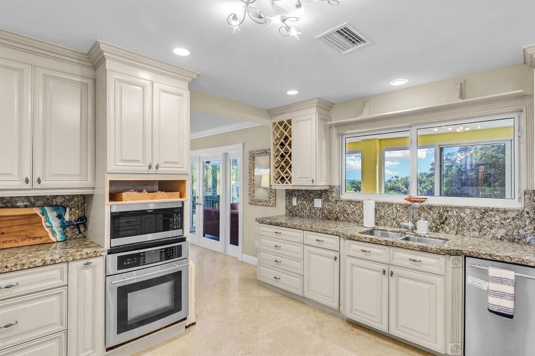 17-KITCHEN1