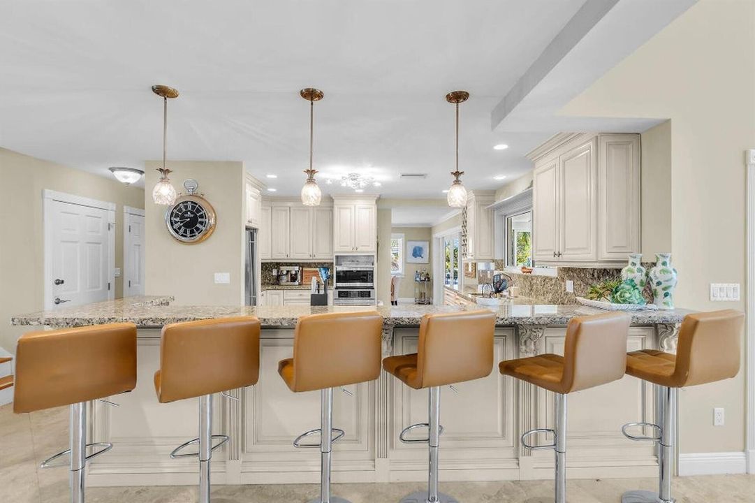 22-LARGE KITCHEN