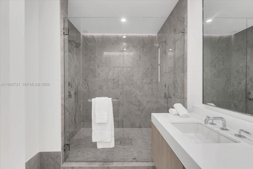 For Sale: $4,100,000 (4 beds, 4 baths, 2502 Square Feet)