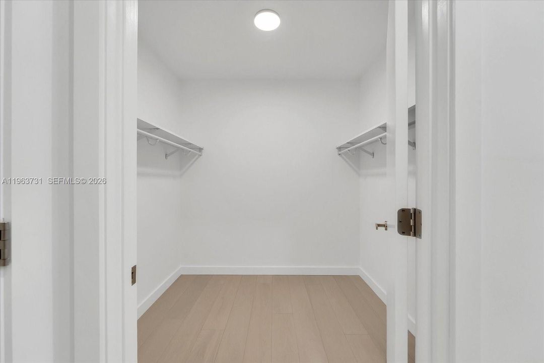 For Sale: $4,100,000 (4 beds, 4 baths, 2502 Square Feet)
