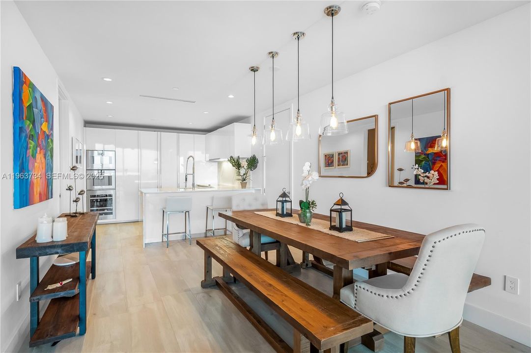 For Sale: $3,825,000 (2 beds, 2 baths, 1704 Square Feet)