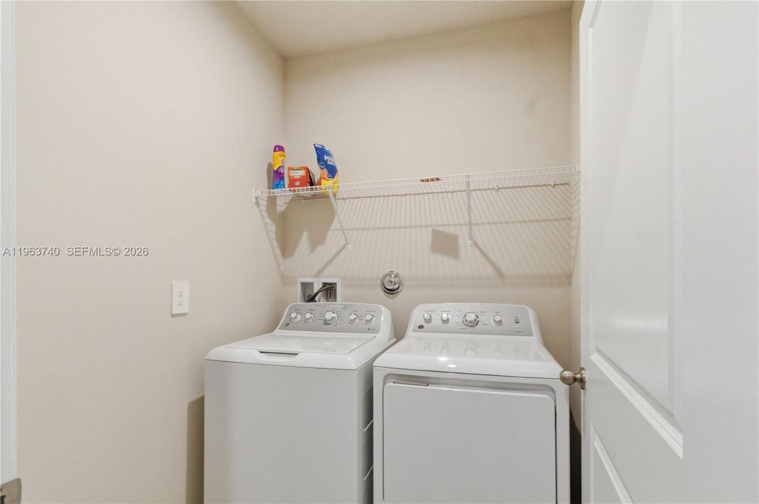 En Renta: $2,400 (3 camas, 2 baños, 1503 Pies cuadrados)