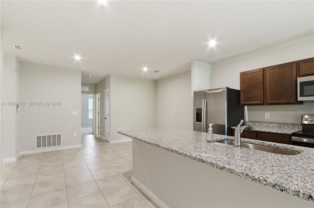 En Renta: $2,400 (3 camas, 2 baños, 1503 Pies cuadrados)