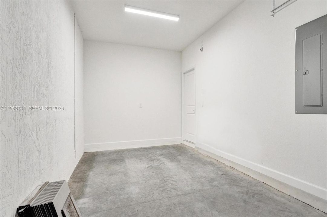 Active With Contract: $3,600 (3 beds, 3 baths, 1853 Square Feet)