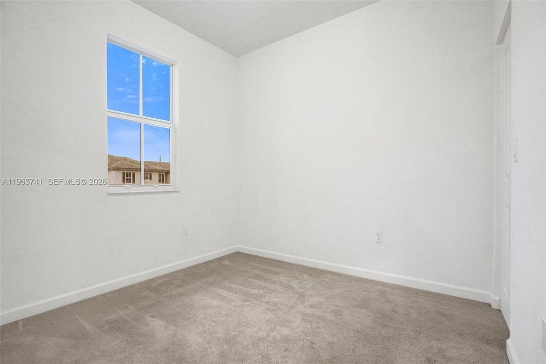 Active With Contract: $3,600 (3 beds, 3 baths, 1853 Square Feet)
