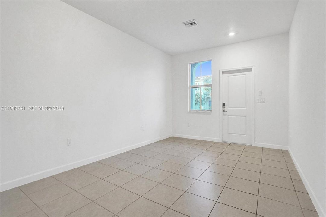Active With Contract: $3,600 (3 beds, 3 baths, 1853 Square Feet)