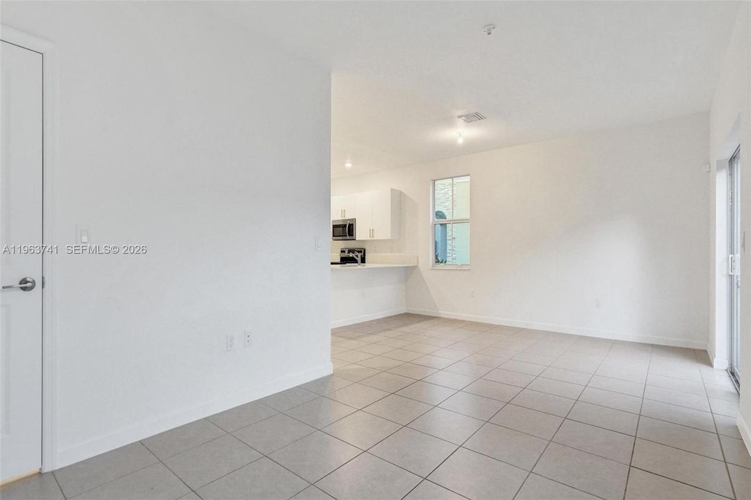 Active With Contract: $3,600 (3 beds, 3 baths, 1853 Square Feet)