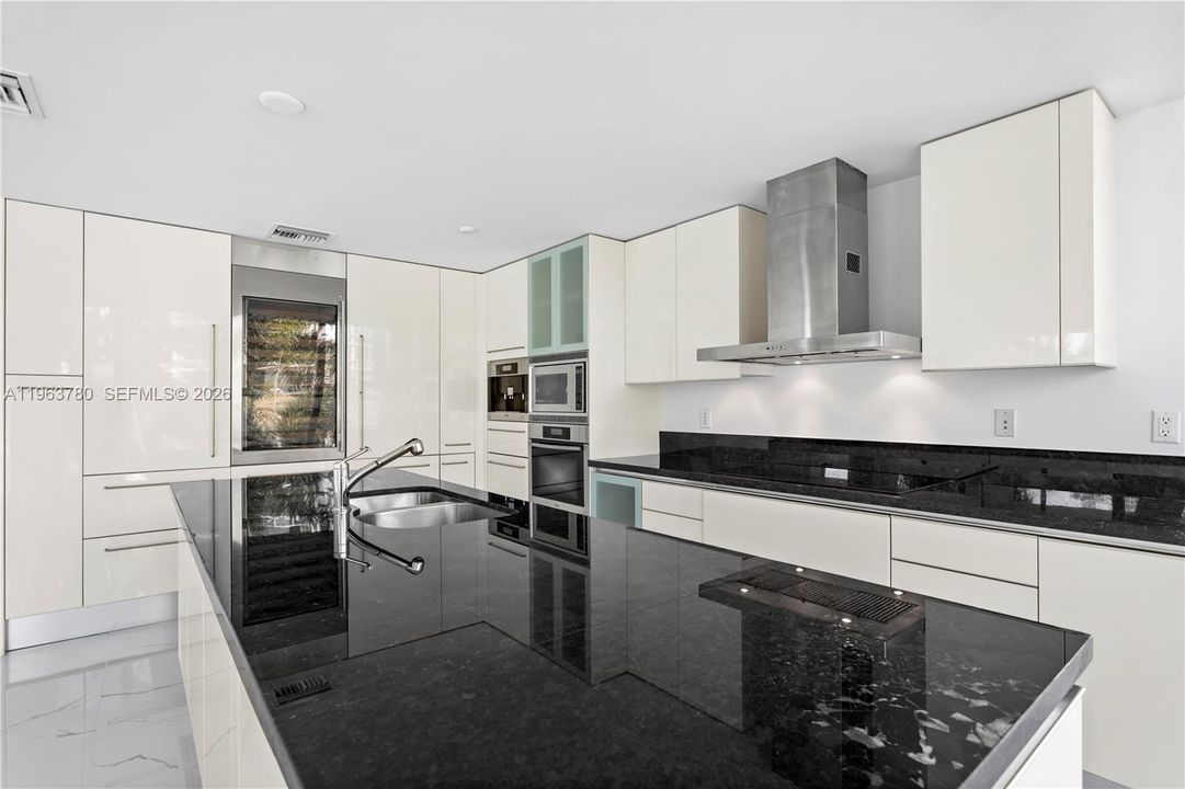 For Sale: $2,000,000 (4 beds, 5 baths, 3381 Square Feet)