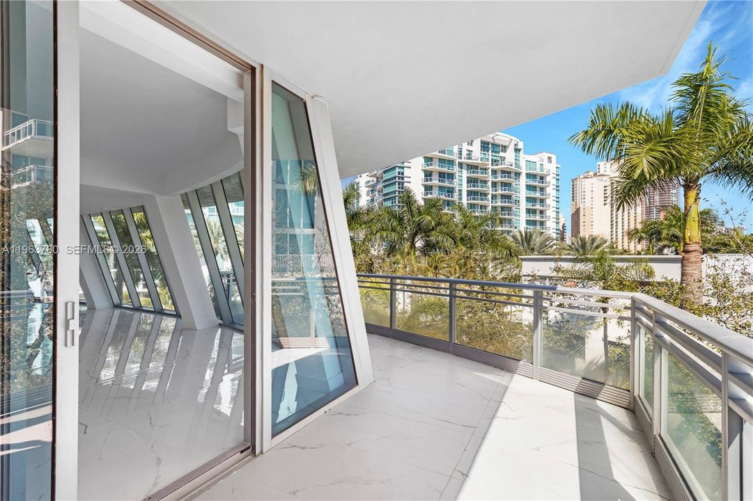 For Sale: $2,000,000 (4 beds, 5 baths, 3381 Square Feet)