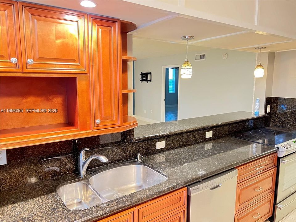 En Venta: $212,000 (2 camas, 2 baños, 1370 Pies cuadrados)