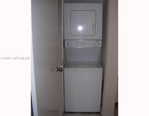На продажу: $159,000 (1 спален, 1 ванн, 633 Квадратных фут)