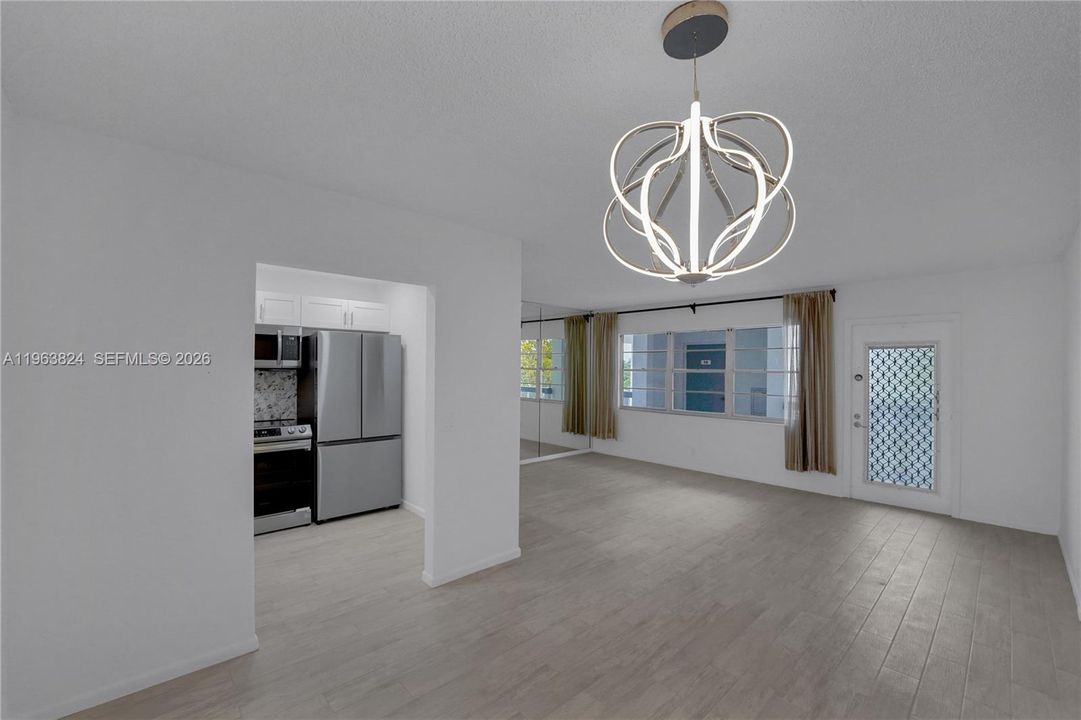 На продажу: $125,000 (1 спален, 1 ванн, 715 Квадратных фут)
