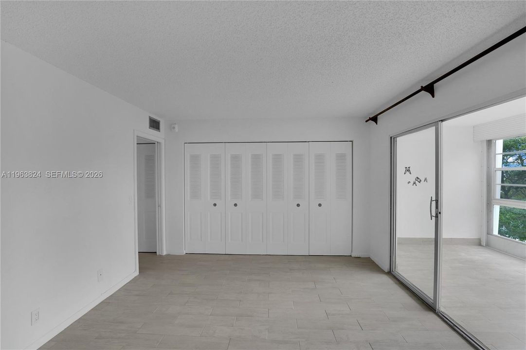 На продажу: $125,000 (1 спален, 1 ванн, 715 Квадратных фут)