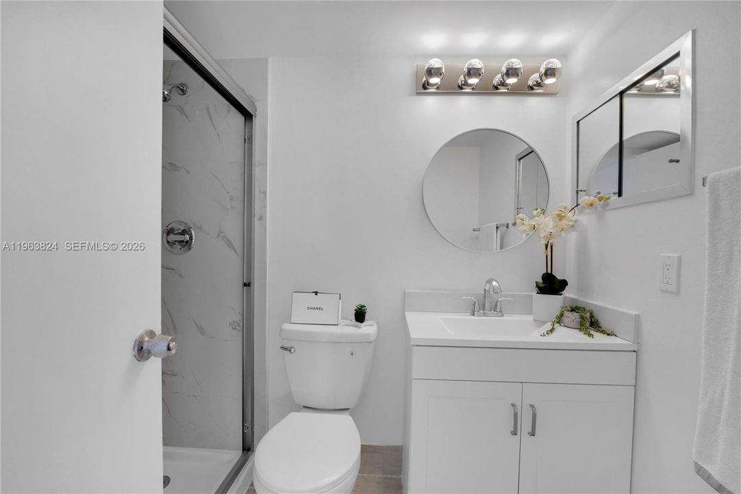 На продажу: $125,000 (1 спален, 1 ванн, 715 Квадратных фут)