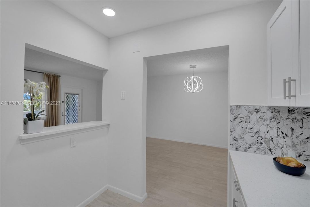 На продажу: $125,000 (1 спален, 1 ванн, 715 Квадратных фут)