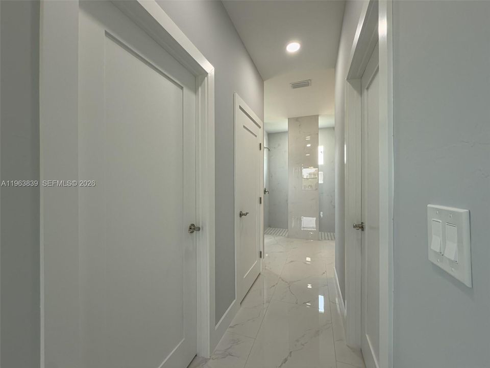 For Sale: $354,000 (3 beds, 2 baths, 1717 Square Feet)