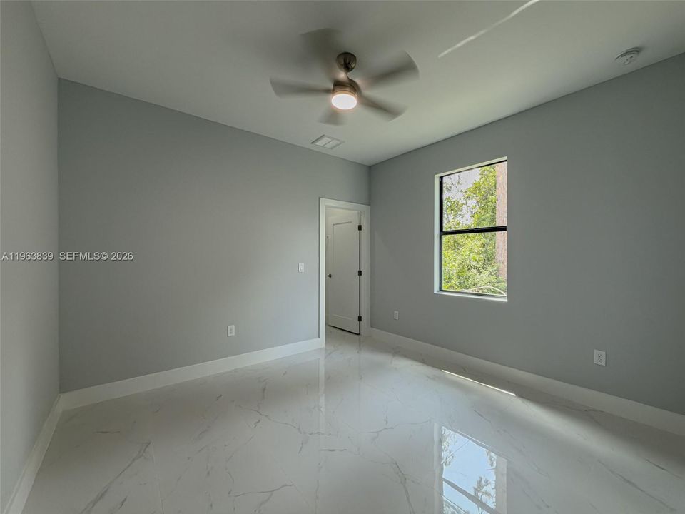 For Sale: $354,000 (3 beds, 2 baths, 1717 Square Feet)
