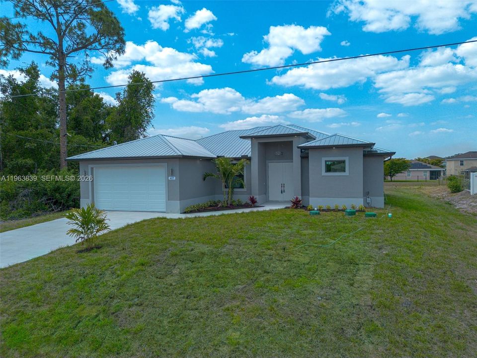 For Sale: $354,000 (3 beds, 2 baths, 1717 Square Feet)