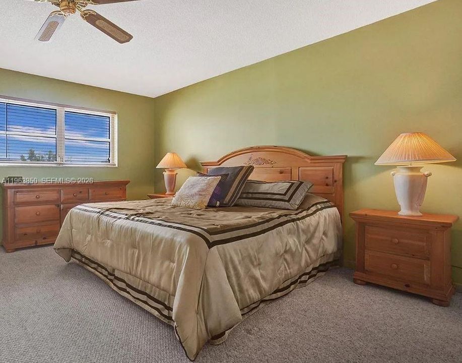 For Sale: $100,000 (1 beds, 1 baths, 760 Square Feet)