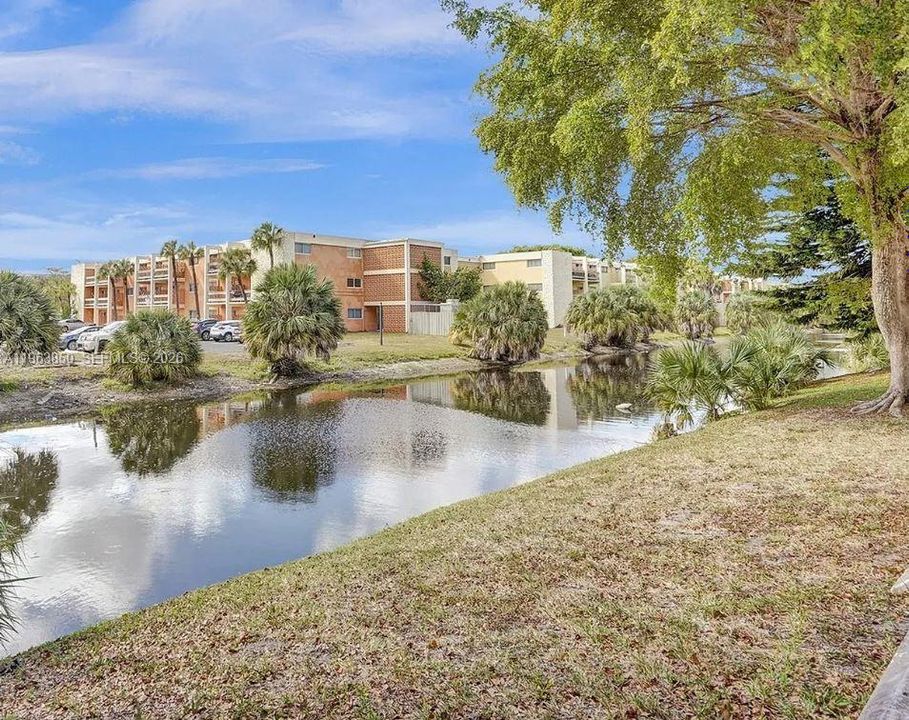 For Sale: $100,000 (1 beds, 1 baths, 760 Square Feet)