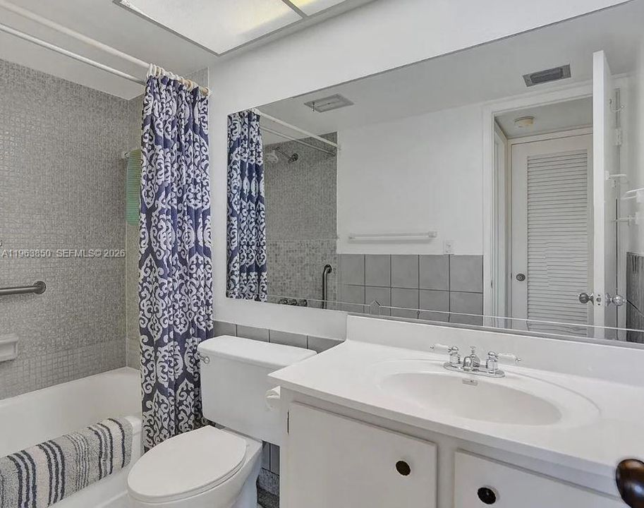 For Sale: $100,000 (1 beds, 1 baths, 760 Square Feet)