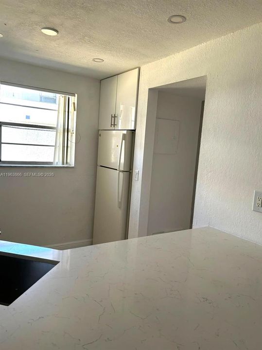 Activo con contrato: $1,800 (2 camas, 1 baños, 801 Pies cuadrados)