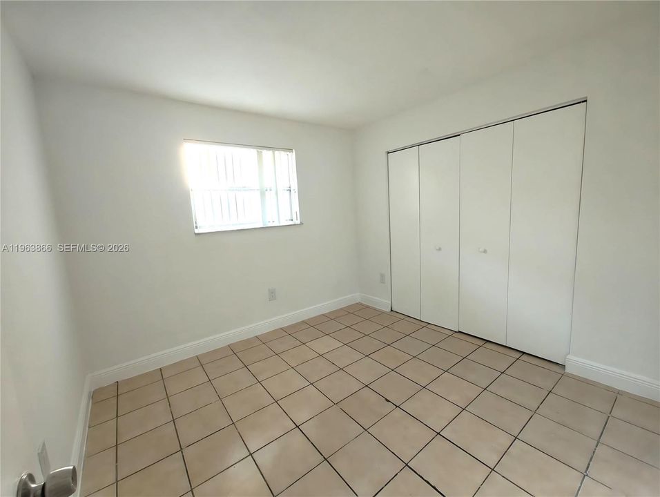 Activo con contrato: $1,800 (2 camas, 1 baños, 801 Pies cuadrados)