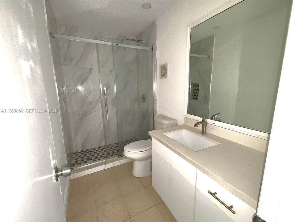 Activo con contrato: $1,800 (2 camas, 1 baños, 801 Pies cuadrados)