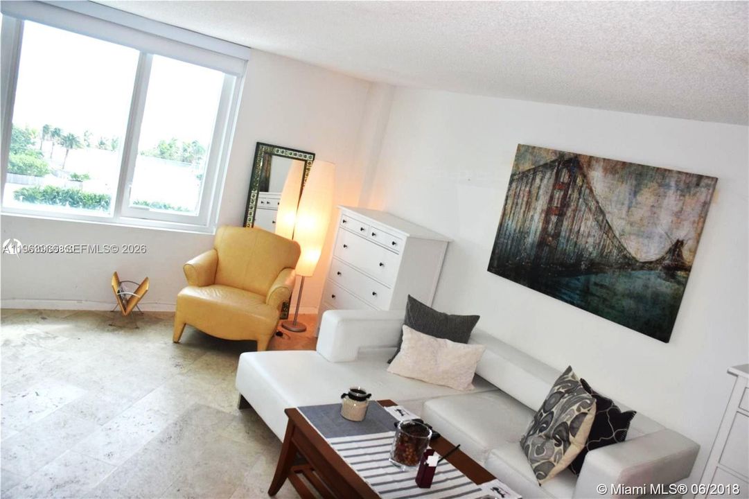 For Sale: $630,000 (0 beds, 1 baths, 660 Square Feet)
