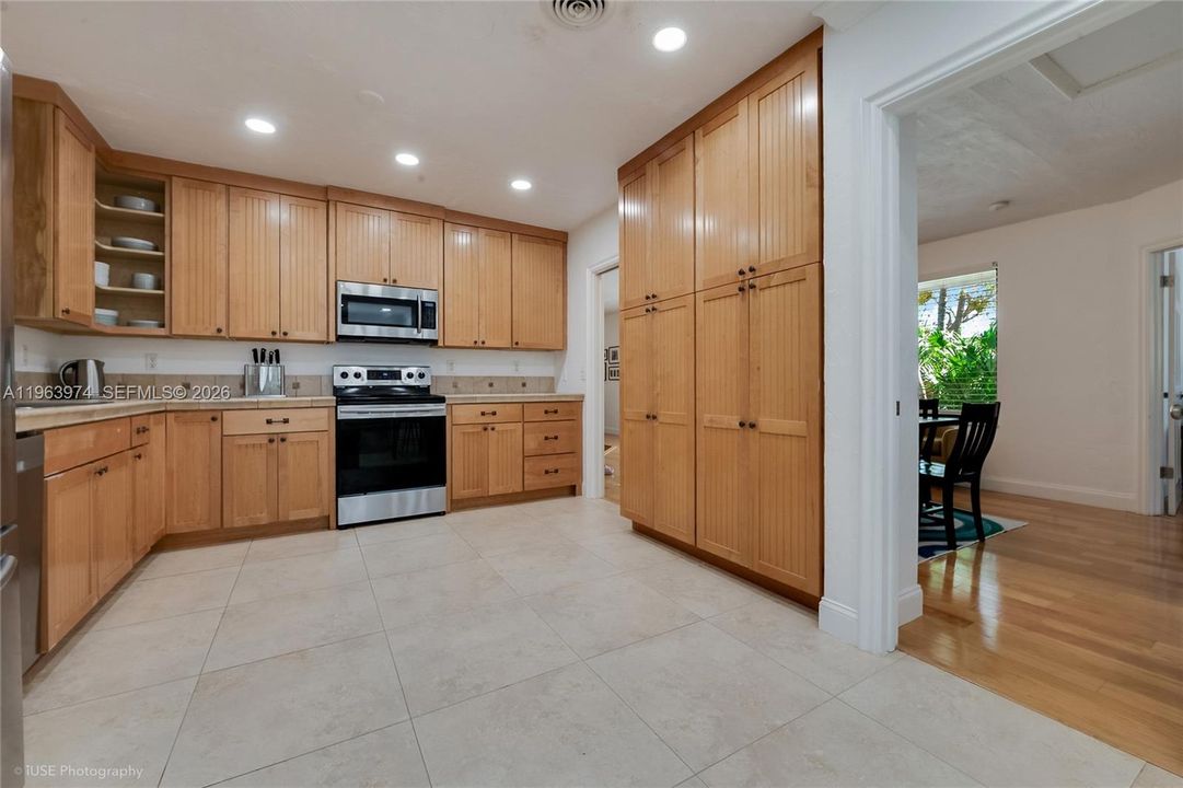 For Sale: $969,000 (4 beds, 3 baths, 1993 Square Feet)