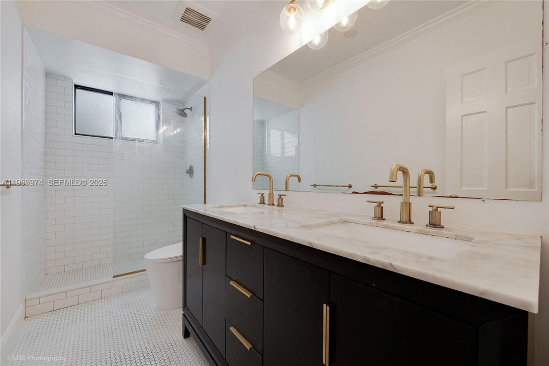 For Sale: $969,000 (4 beds, 3 baths, 1993 Square Feet)