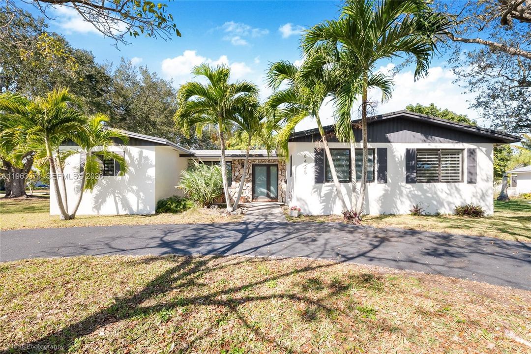 For Sale: $969,000 (4 beds, 3 baths, 1993 Square Feet)