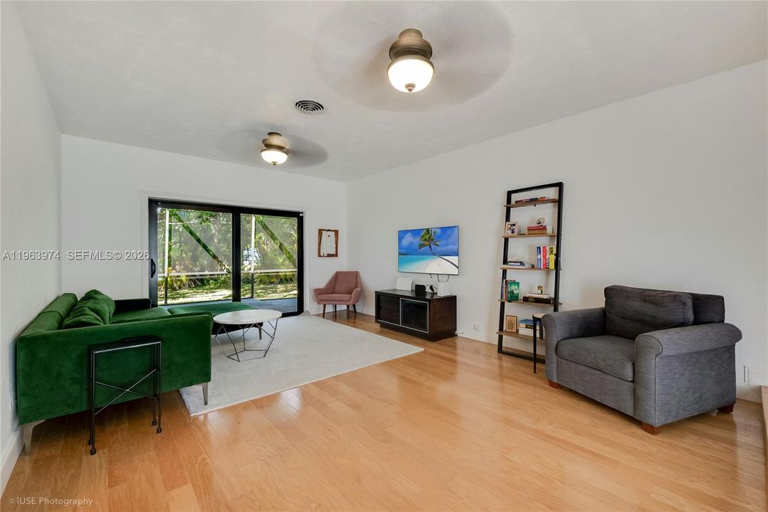For Sale: $969,000 (4 beds, 3 baths, 1993 Square Feet)