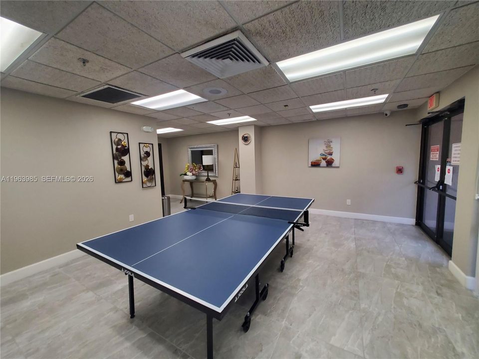 Activo con contrato: $99,500 (2 camas, 2 baños, 950 Pies cuadrados)
