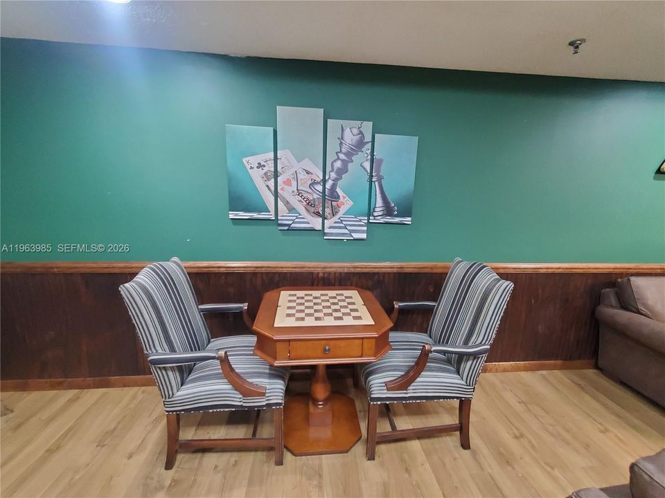Activo con contrato: $99,500 (2 camas, 2 baños, 950 Pies cuadrados)