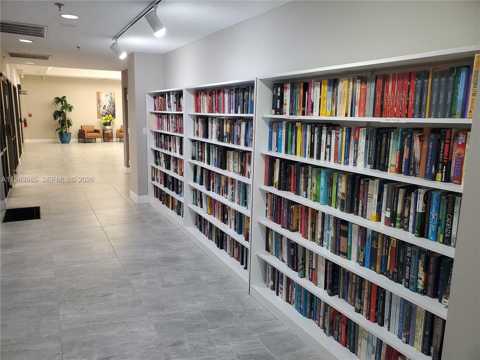 Activo con contrato: $99,500 (2 camas, 2 baños, 950 Pies cuadrados)