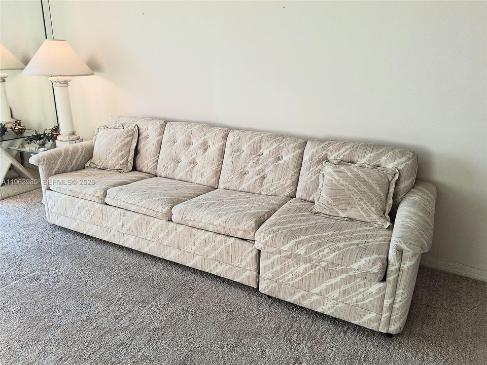 Activo con contrato: $99,500 (2 camas, 2 baños, 950 Pies cuadrados)