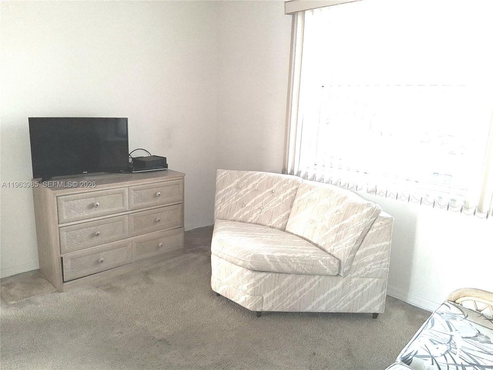 Activo con contrato: $99,500 (2 camas, 2 baños, 950 Pies cuadrados)