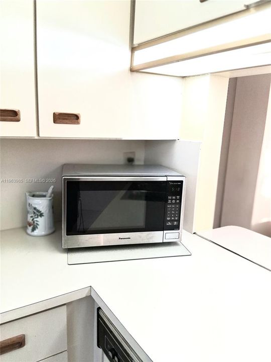 Activo con contrato: $99,500 (2 camas, 2 baños, 950 Pies cuadrados)